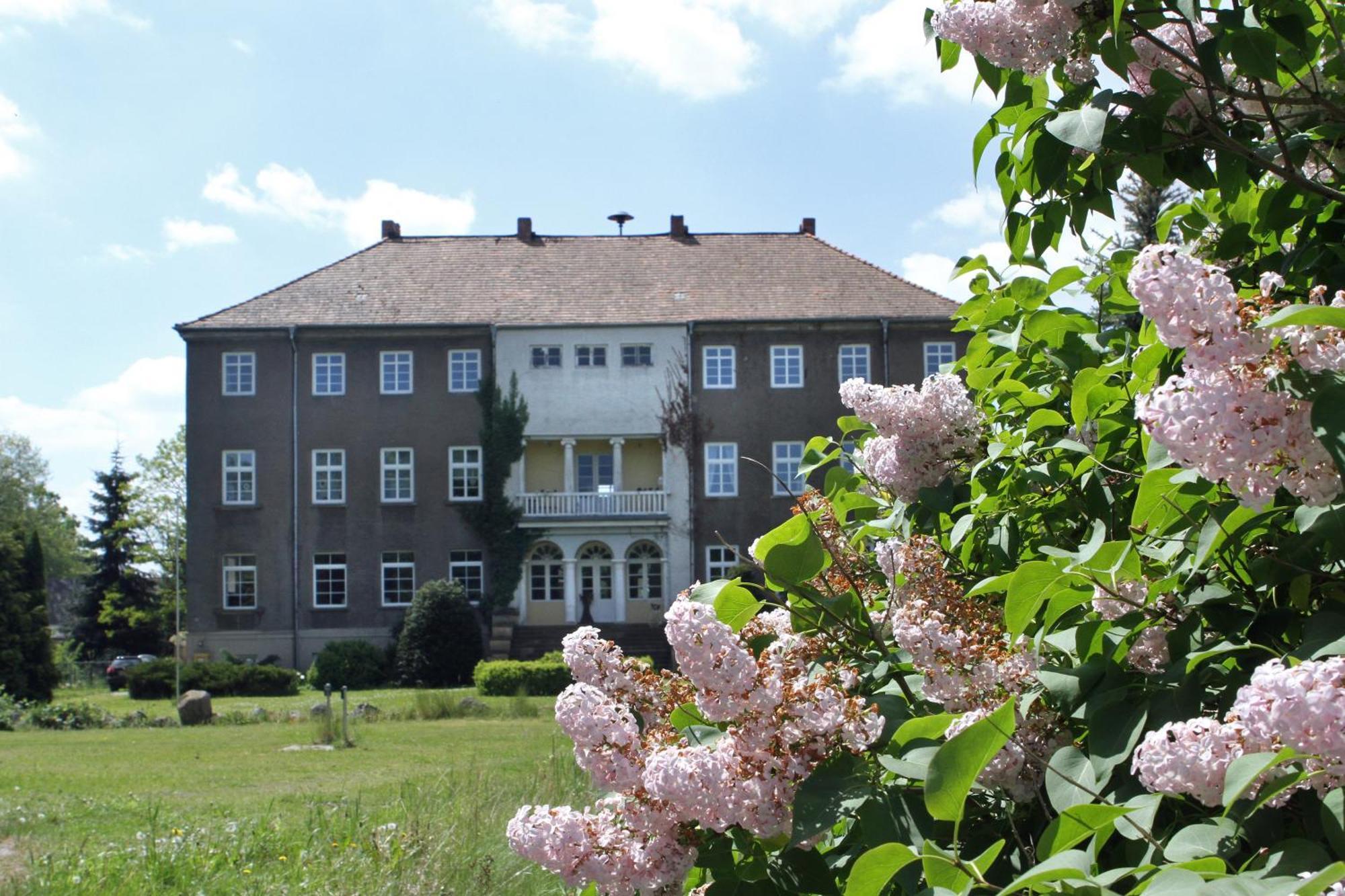 Gutshaus Volzrade Hotel & Ferienwohnungen In Elbnaehe Lubtheen ภายนอก รูปภาพ